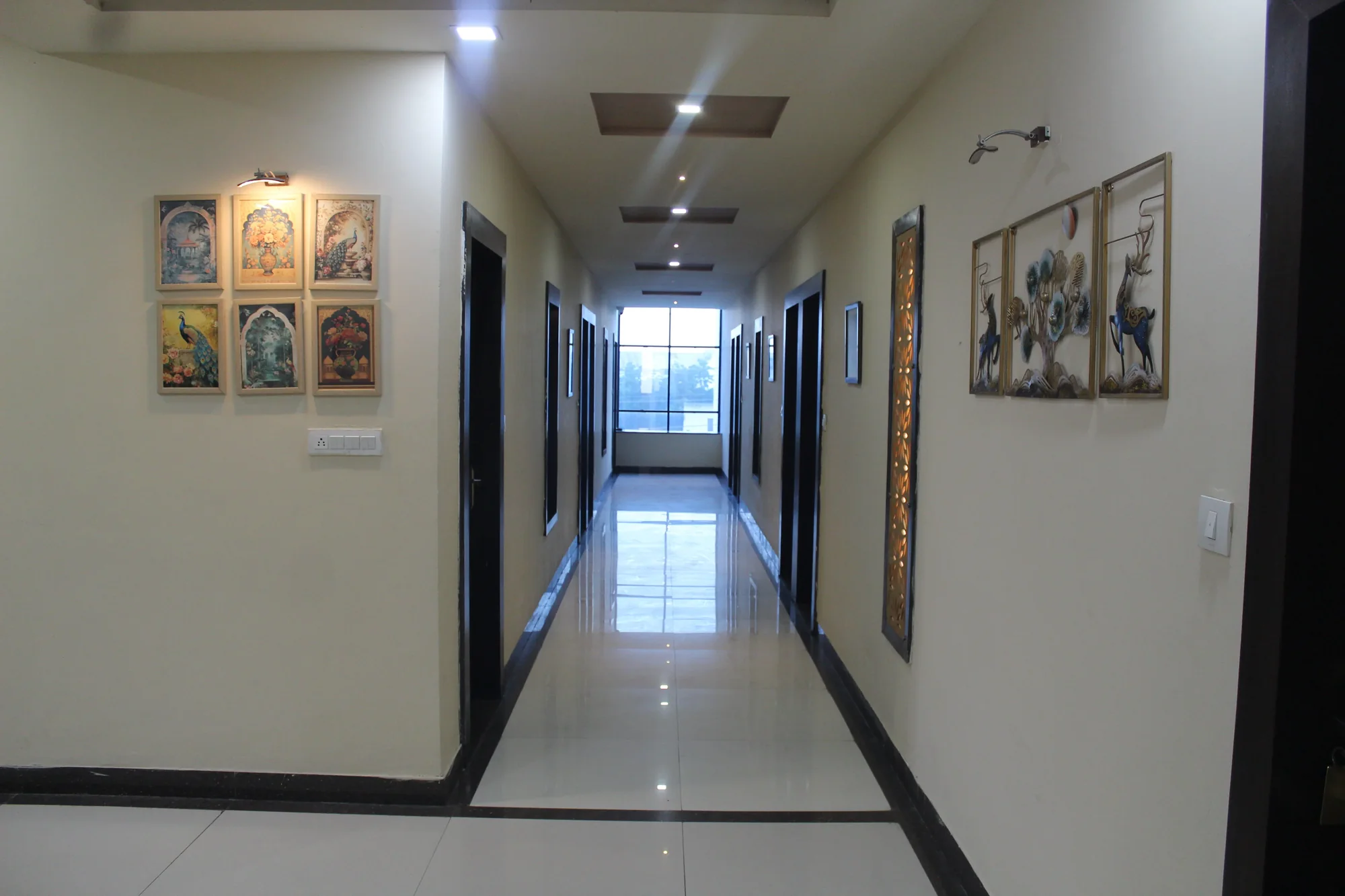 The Golden Palms Hotel Udaipur - Corridor
