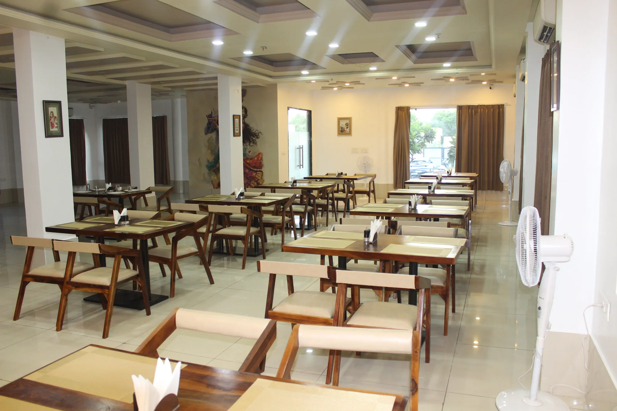 The Golden Palms Hotel Udaipur - Restaurant